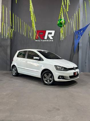VOLKSWAGEN FOX 1.6 MSI HIGHLINE 16V FLEX 4P AUTOMATIZADO VOLKSWAGEN FOX 1.6 MSI HIGHLINE 16V FLEX 4P AUTOMATIZADO